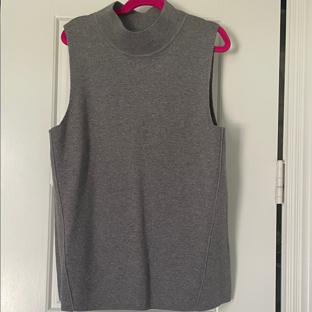 Banana Republic Gray Sleeveless Knit Sweater Top